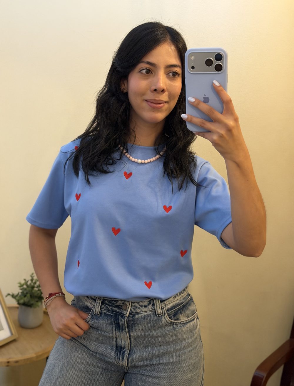 CAMISETA CORAZONES BORDADOS