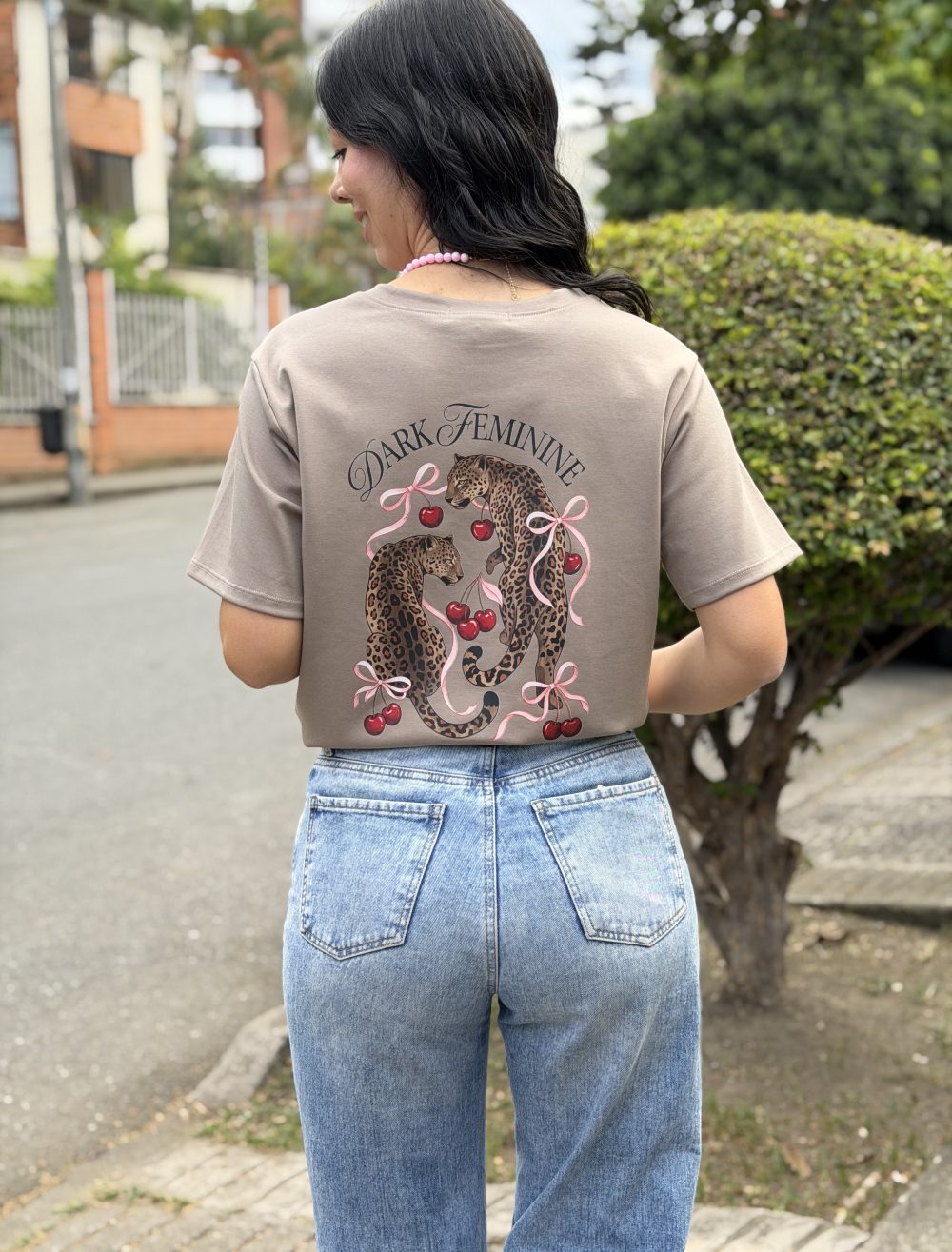 CAMISETA DARK FEMENINE